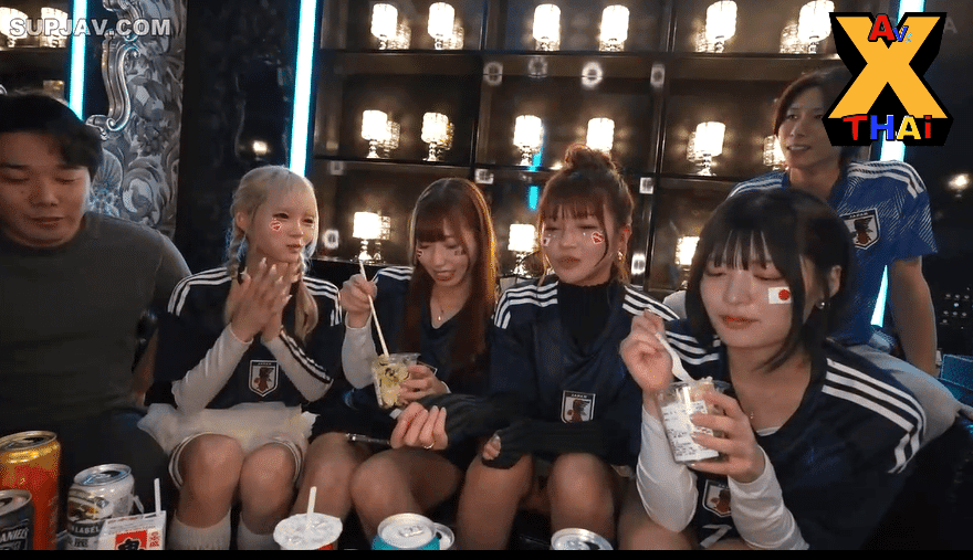 ดูหนังโป๊ฟรี ตอนแรกกะว่าจะมาดูเมสซี่ VRNC-058